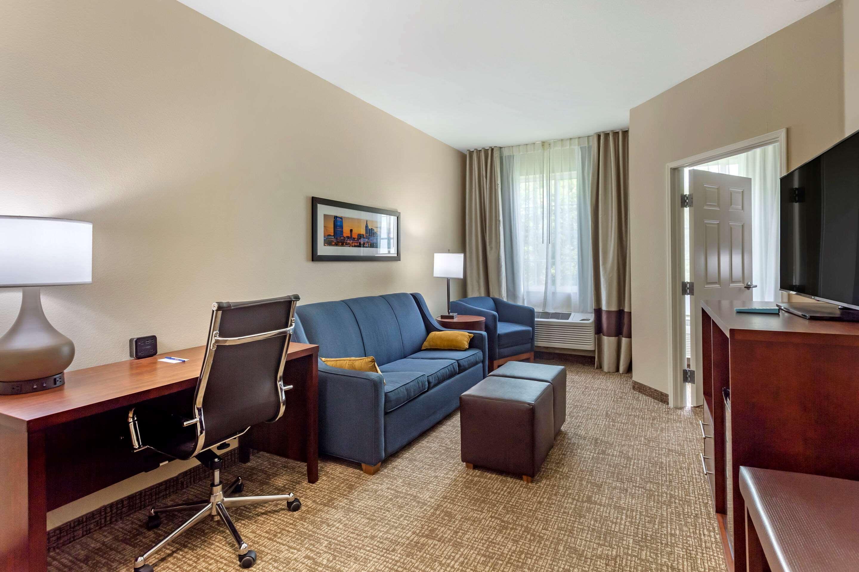 Comfort Suites Кларксвилл Экстерьер фото