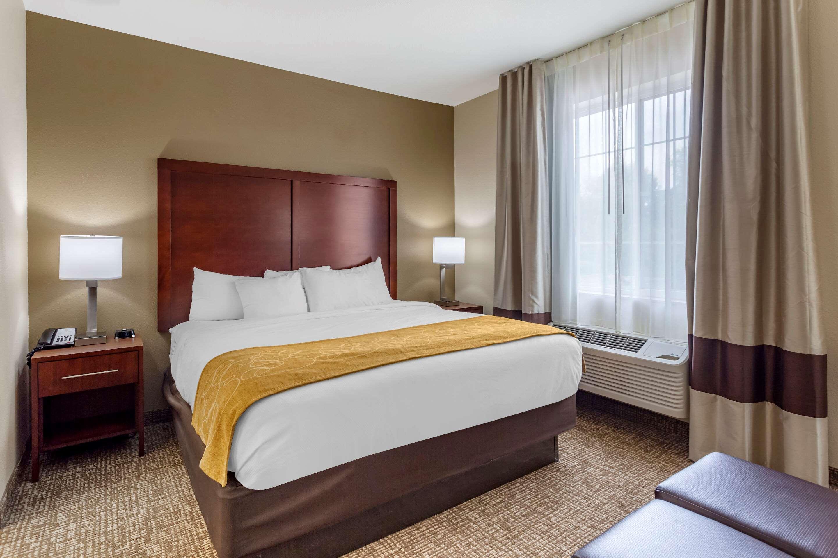 Comfort Suites Кларксвилл Экстерьер фото