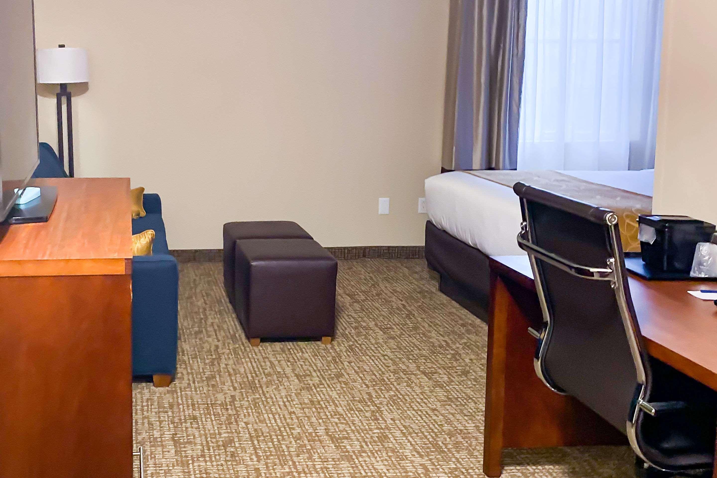 Comfort Suites Кларксвилл Экстерьер фото