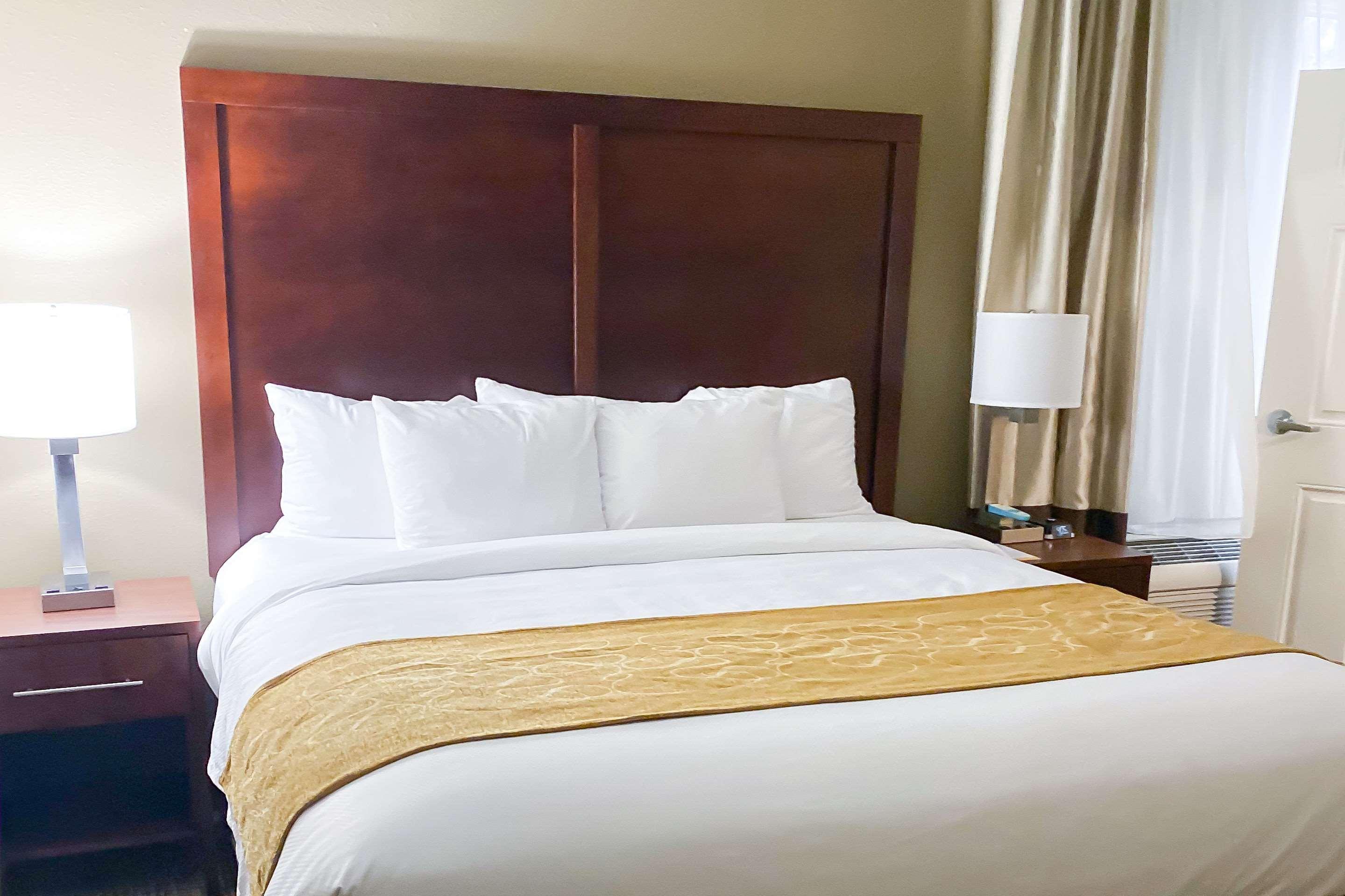 Comfort Suites Кларксвилл Экстерьер фото