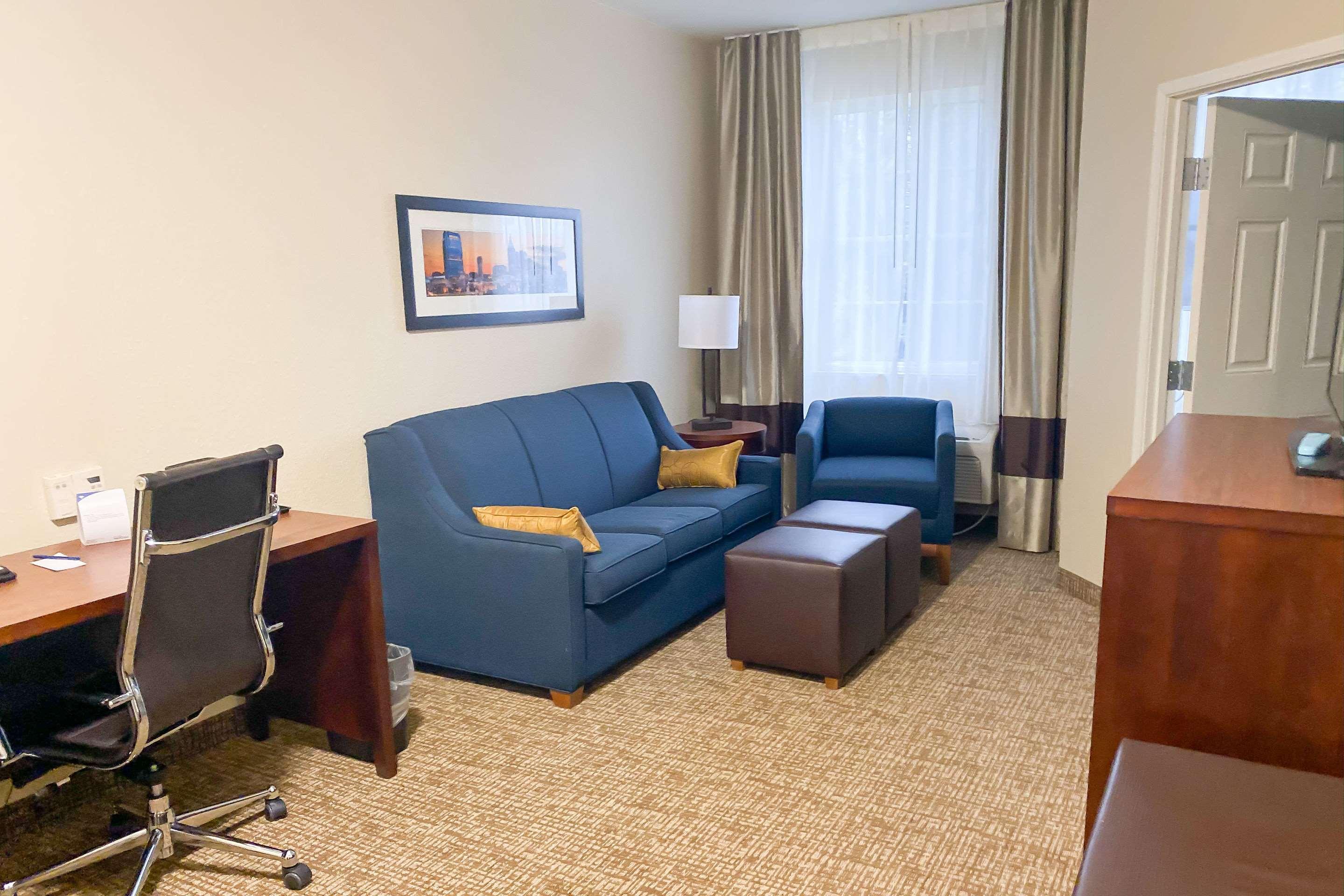 Comfort Suites Кларксвилл Экстерьер фото