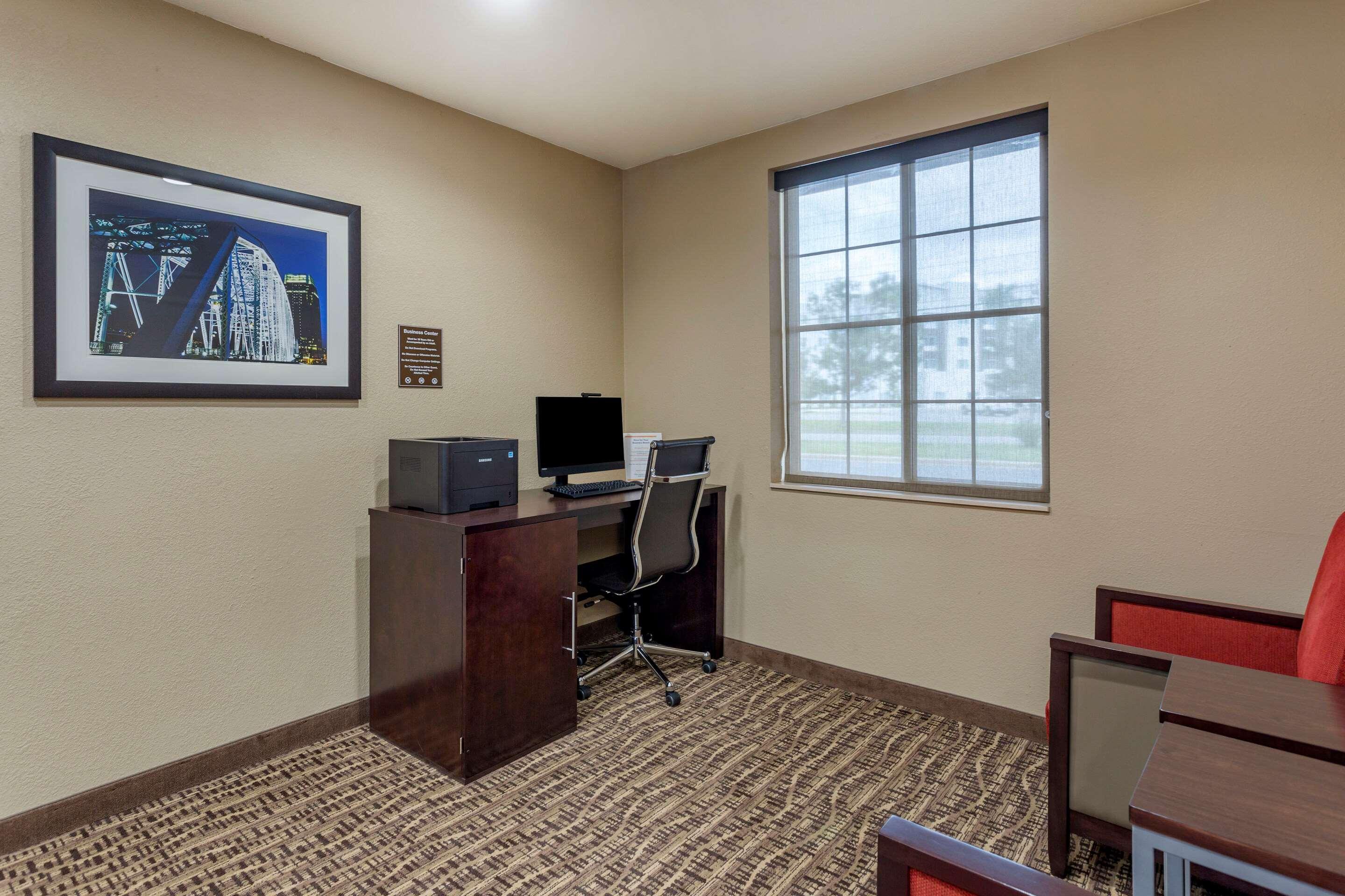 Comfort Suites Кларксвилл Экстерьер фото