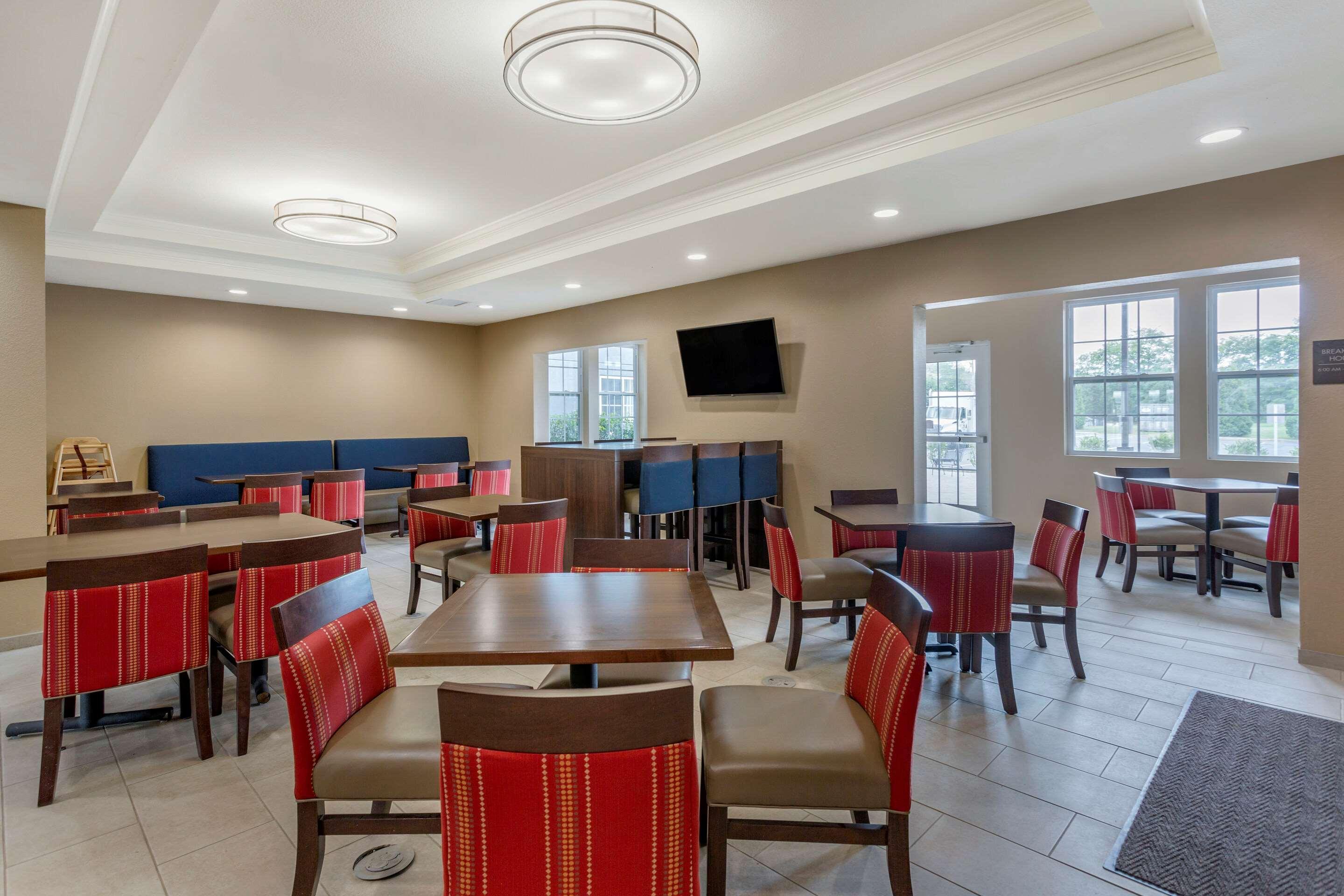 Comfort Suites Кларксвилл Экстерьер фото