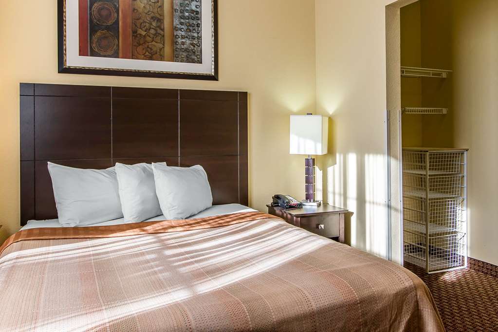 Comfort Suites Кларксвилл Номер фото
